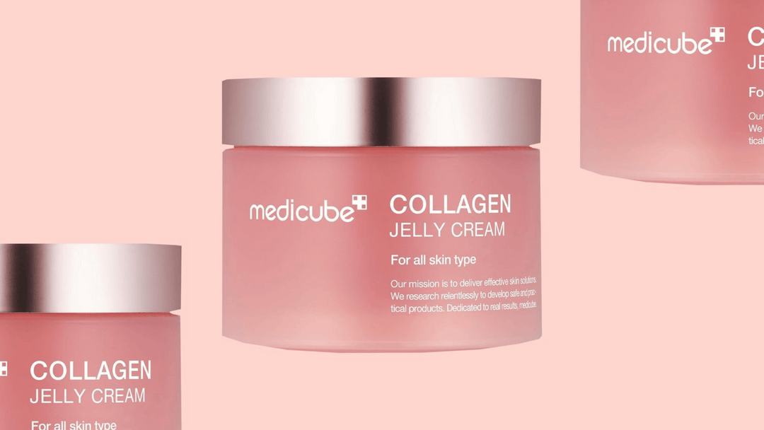 Medicube Collagen Jelly Cream är en återfuktande ansiktskräm som passar alla hudtyper. Den är berikad med kollagen för att stärka hudens elasticitet och ge en fastare känsla. Perfekt för en daglig hudvårdsrutin och lämnar huden mjuk och strålande.