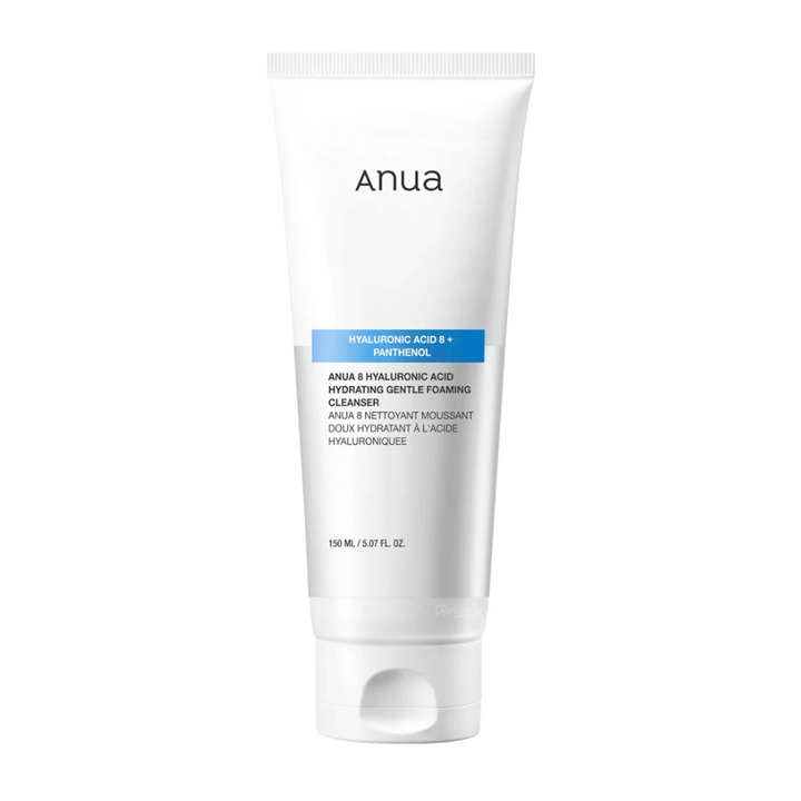 Anua 8 Hyaluronic Acid Hydrating Gentle Foaming Cleanser är en skonsam rengöringskräm som kombinerar åtta typer av hyaluronsyra och panthenol för att ge intensiv fukt och skydda hudens barriär. Den producerar ett mjukt och rikt skum som effektivt tar bort smuts och makeup utan att torka ut huden.