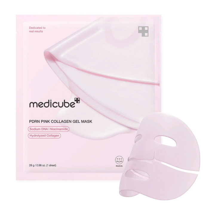 En ljusrosa förpackning av medicube PDRN Pink Collagen Gel Mask med en genomskinlig gelmask bredvid. Innehåller ingredienser som Sodium DNA, Niacinamide och Hydrolyzed Collagen för elasticitet och återfuktning.