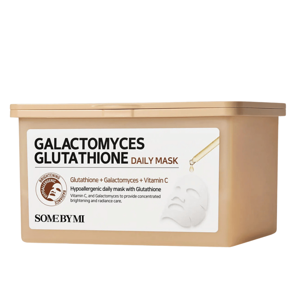 Galactomyces Glutathione Daily Mask från Some By Mi är en hypoallergen ansiktsmask som kombinerar glutation, galactomyces och vitamin C. Den ger en koncentrerad behandling för att ljusa upp och ge huden strålande lyster, samtidigt som den vårdar huden.