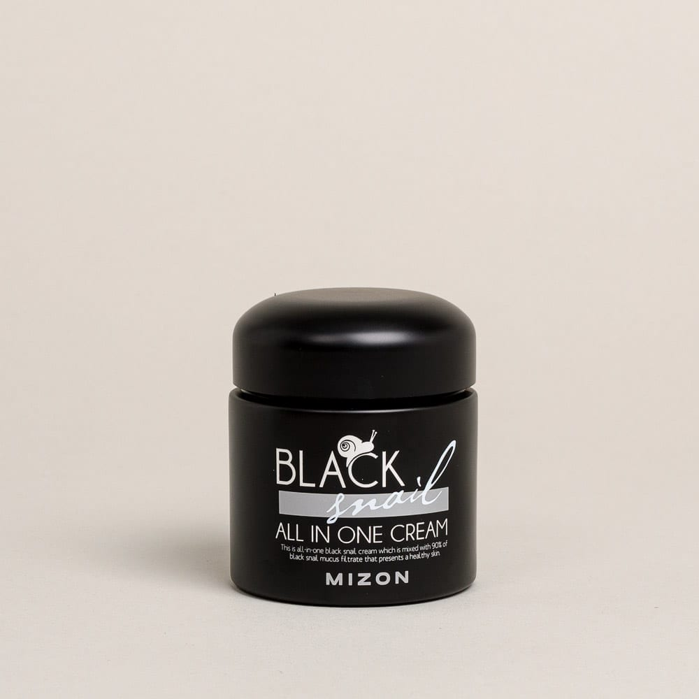 En burk Black Snail All In One Cream 75ml från MIZON.